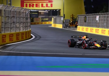 B体育报道：F1阿布扎比站，汉密尔顿勇夺杆位，2020年f1阿布扎比站